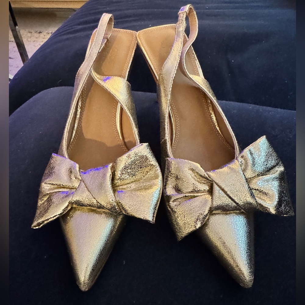 Gold bow heels